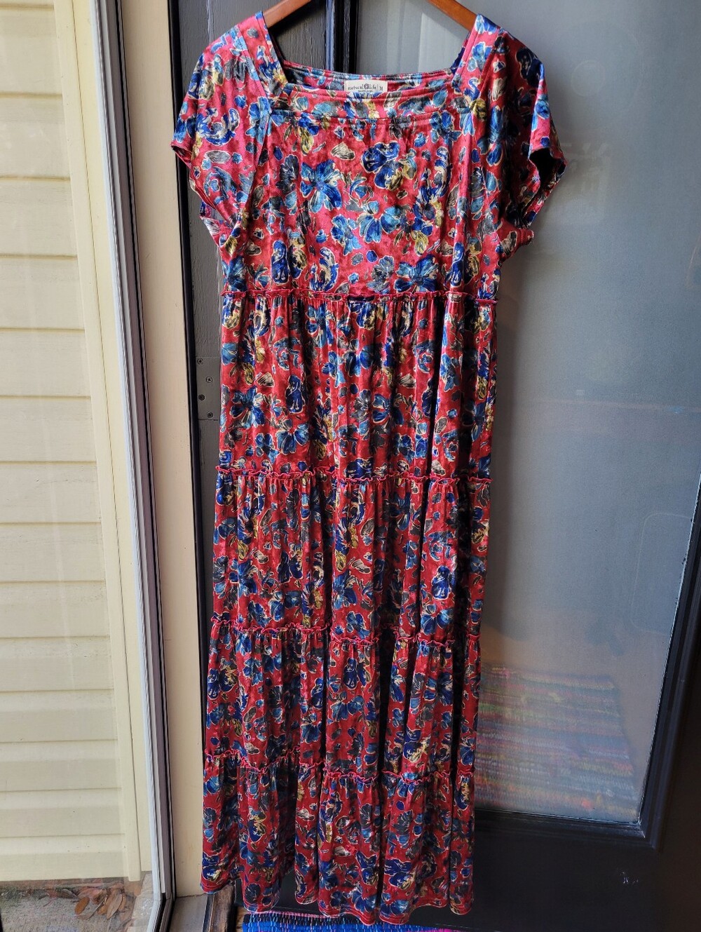 Natural Life Berkley Velvet Maxi Women's Dress Size M Red Blue Pattern Floral - Picture 2 of 15